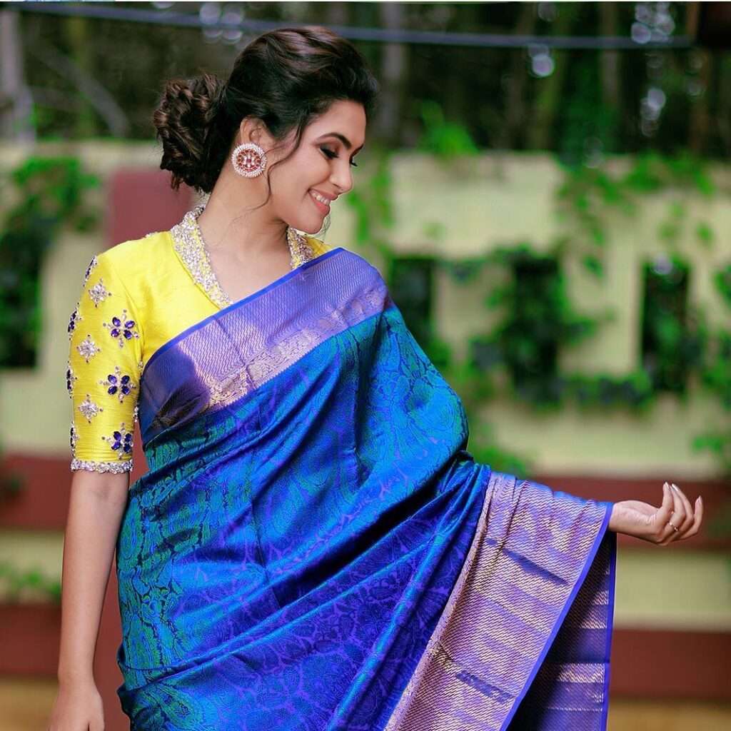 10 Quirky Ways To Mix and Match Saree Blouse - South India Trends